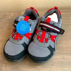 New with tags/in box stride rite boys sneakers size 9.5W